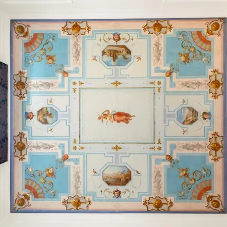 Apartment Charm And Elegance By The Spanish Steps *