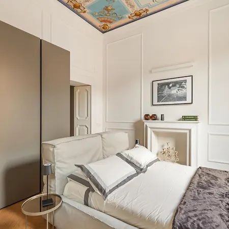 Charm And Elegance By The Spanish Steps Rom