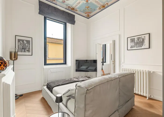 Charm And Elegance By The Spanish Steps Apartment Rome