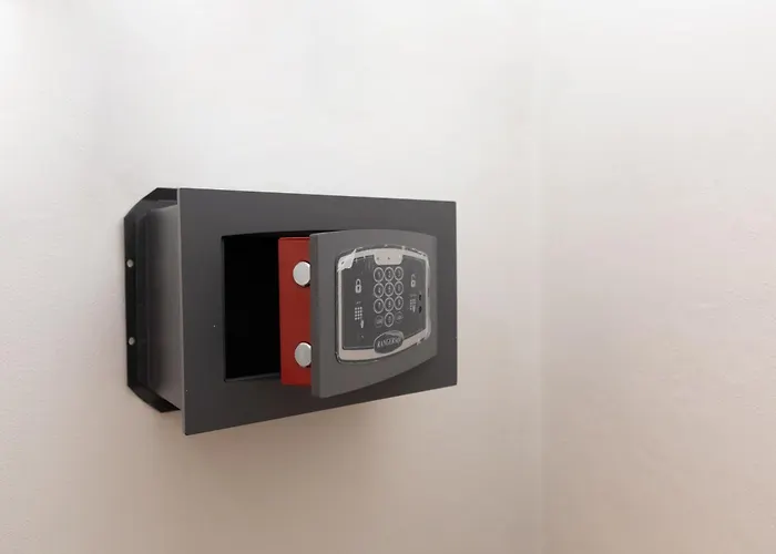 Charm And Elegance By The Spanish Steps Apartment