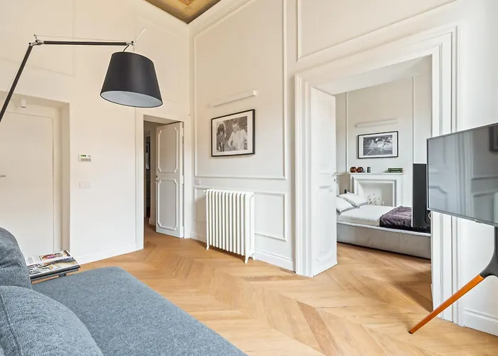 Charm And Elegance By The Spanish Steps Apartment Rome