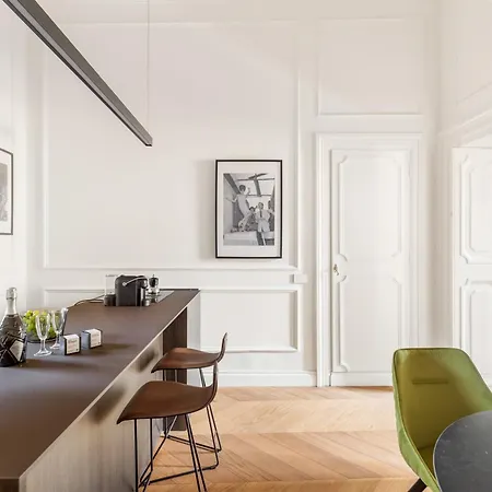 Charm And Elegance By The Spanish Steps