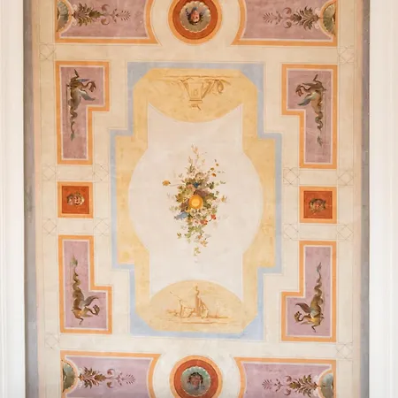 Charm And Elegance By The Spanish Steps