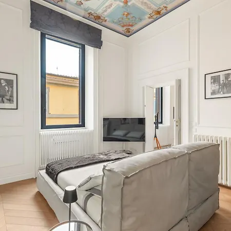 Charm And Elegance By The Spanish Steps Apartment Rome