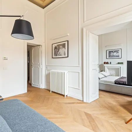 Charm And Elegance By The Spanish Steps Apartment Rome